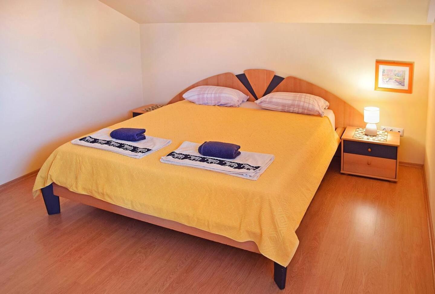 Prekrasan Sa Kaminom Apartman
